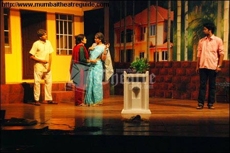 hamidabaichi kothi marathi drama